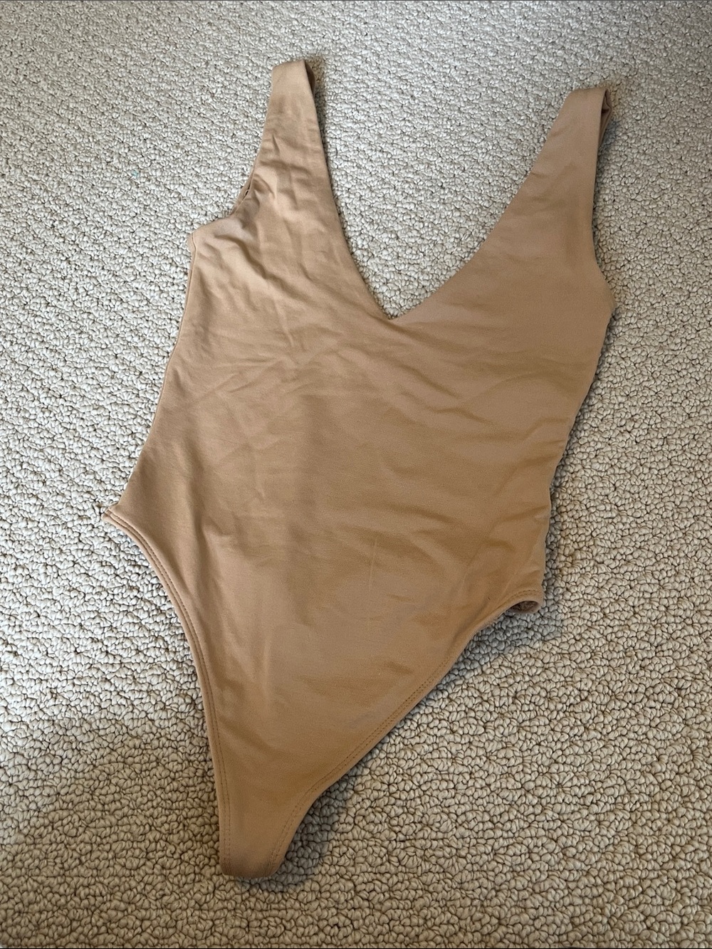 Babaton Contour V-Neck Bodysuit Cream XXS - Picture 2 of 4